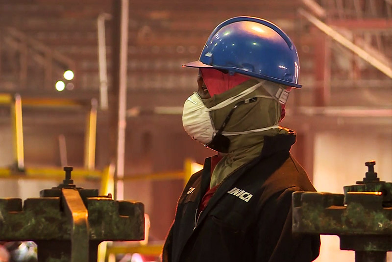 UNICA CSI Factory Worker with Helmet